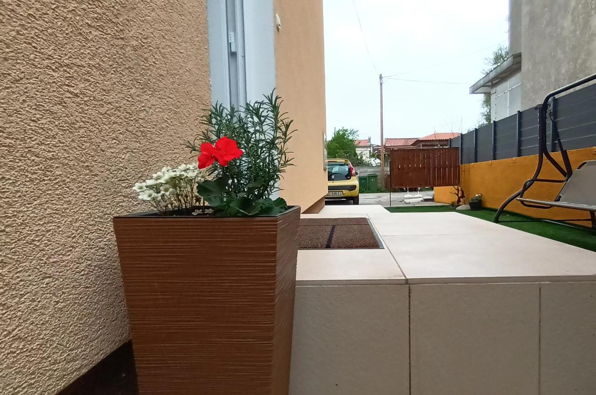 Apartman Sandra -Private Parking And Garden Zadar Exterior foto